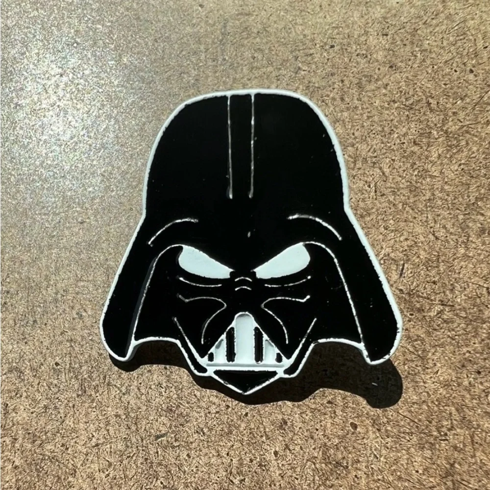 Brand New Star Wars Darth Vader Enamel Pin